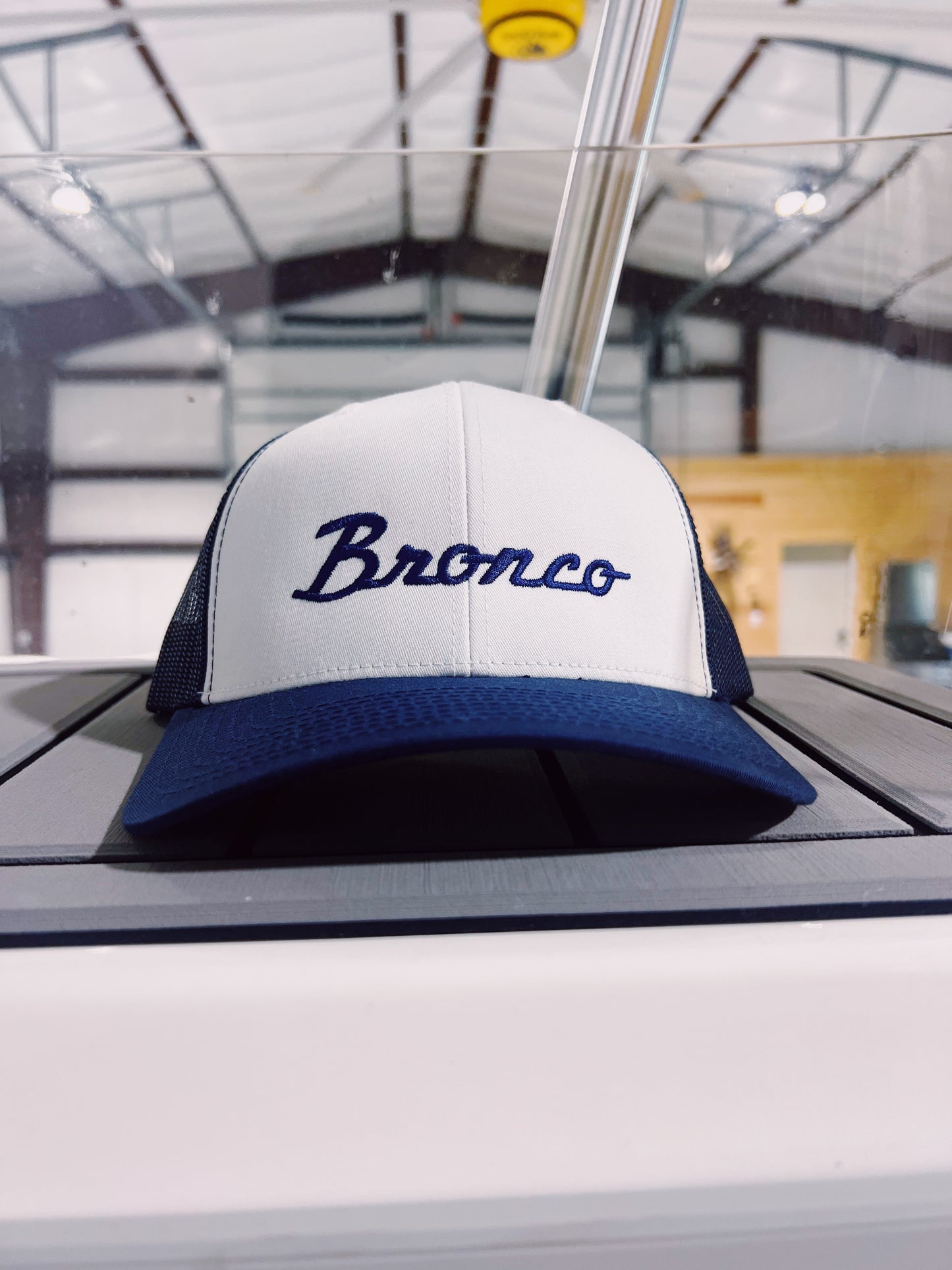 Bronco Vintage Trucker